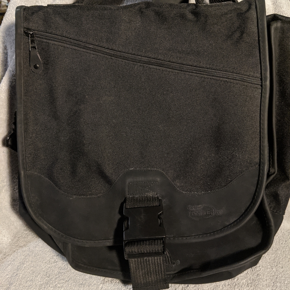Heavy duty laptop bag